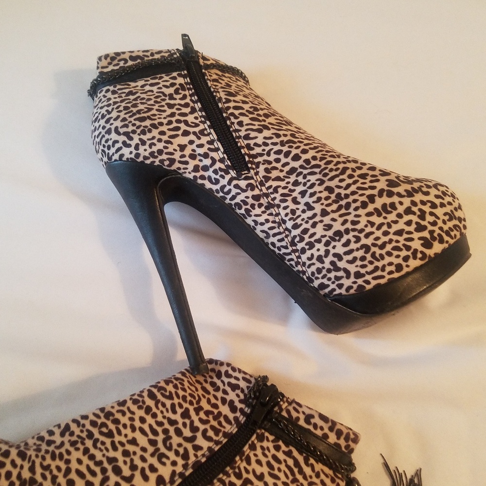 booties - Picture 3 of 3